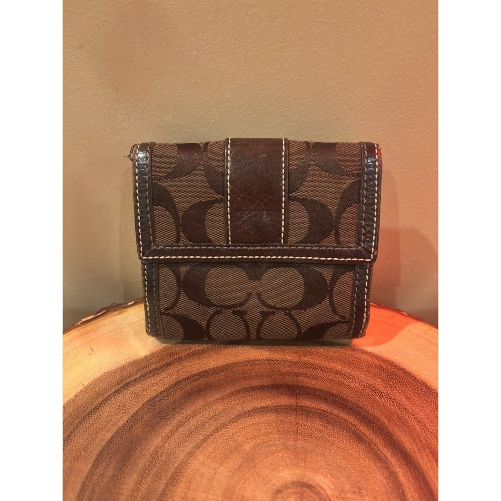 COACH Signature Brown Bi Fold Leather Wallet. Coach Logo